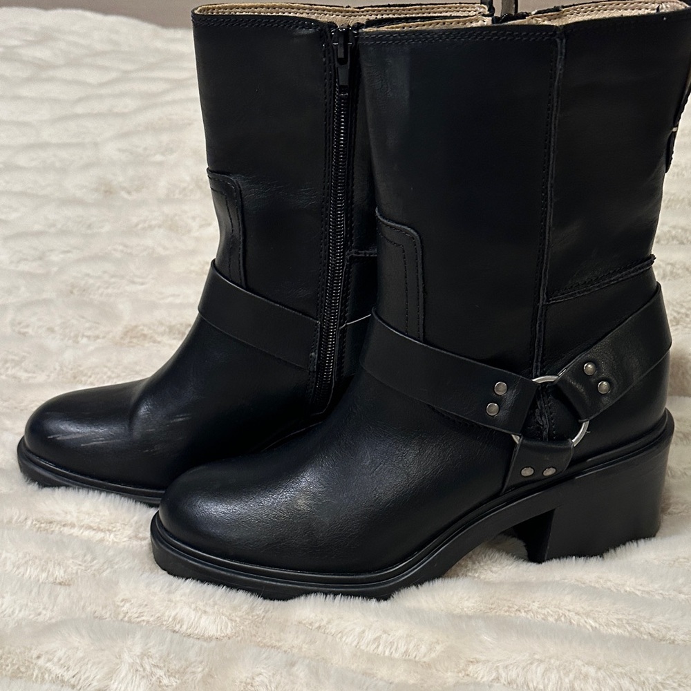 Oasis Society size 8 Black Moto Leather Women's Boots.  Like new